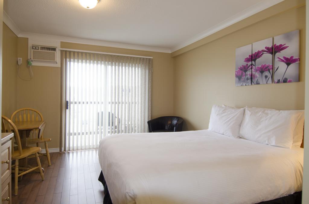 Tiki Shores Inn & Suites Penticton Oda fotoğraf