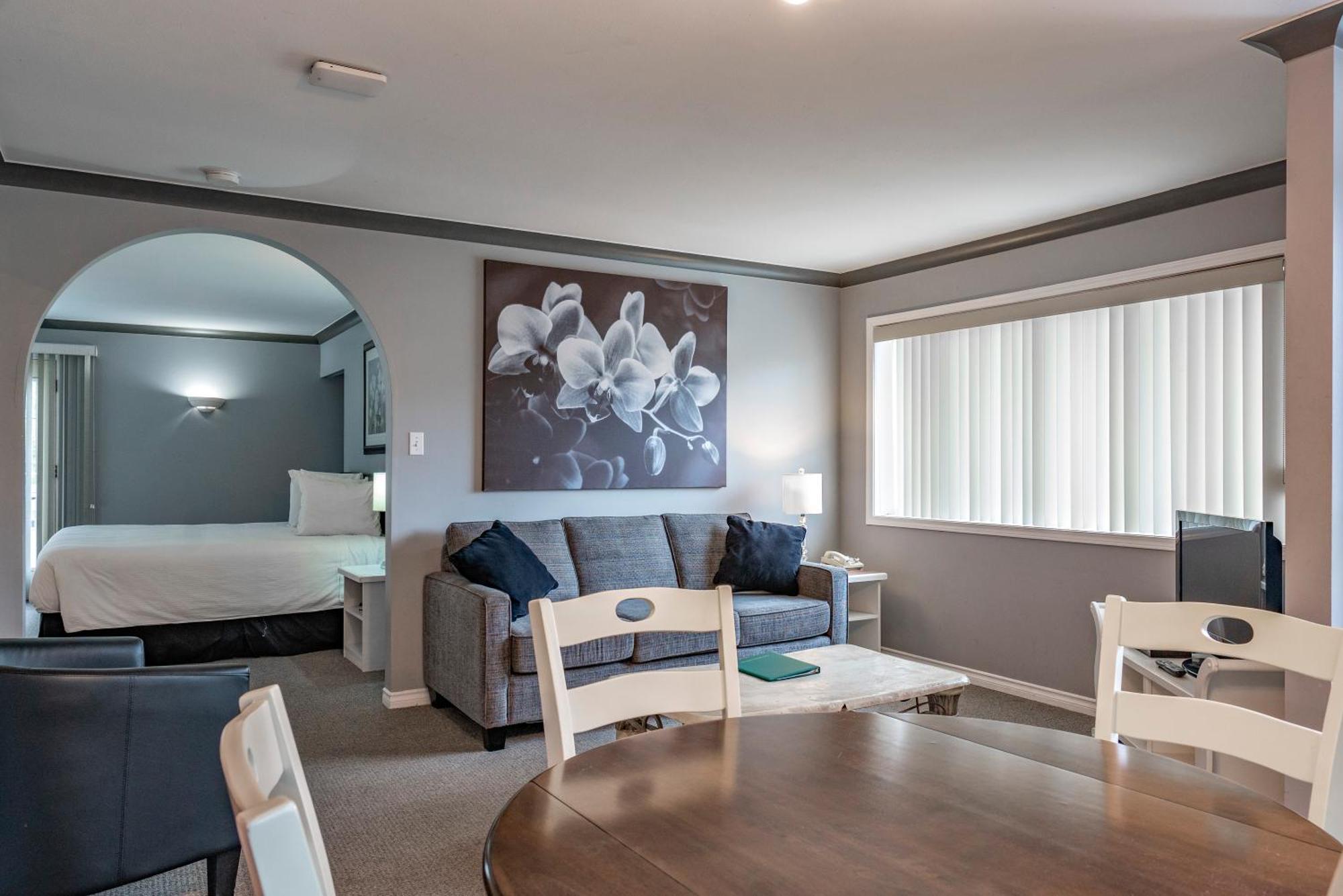 Tiki Shores Inn & Suites Penticton Dış mekan fotoğraf