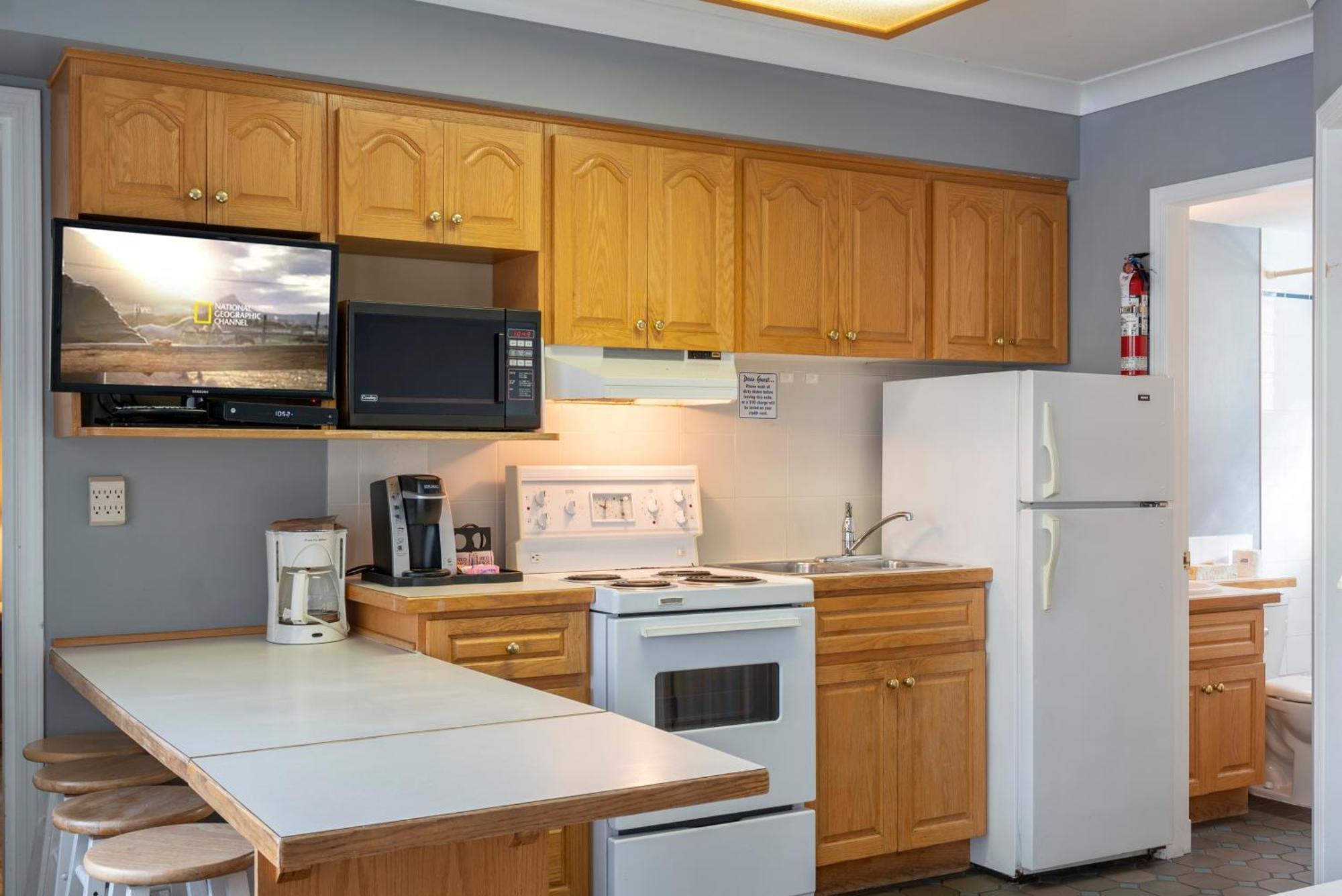 Tiki Shores Inn & Suites Penticton Dış mekan fotoğraf