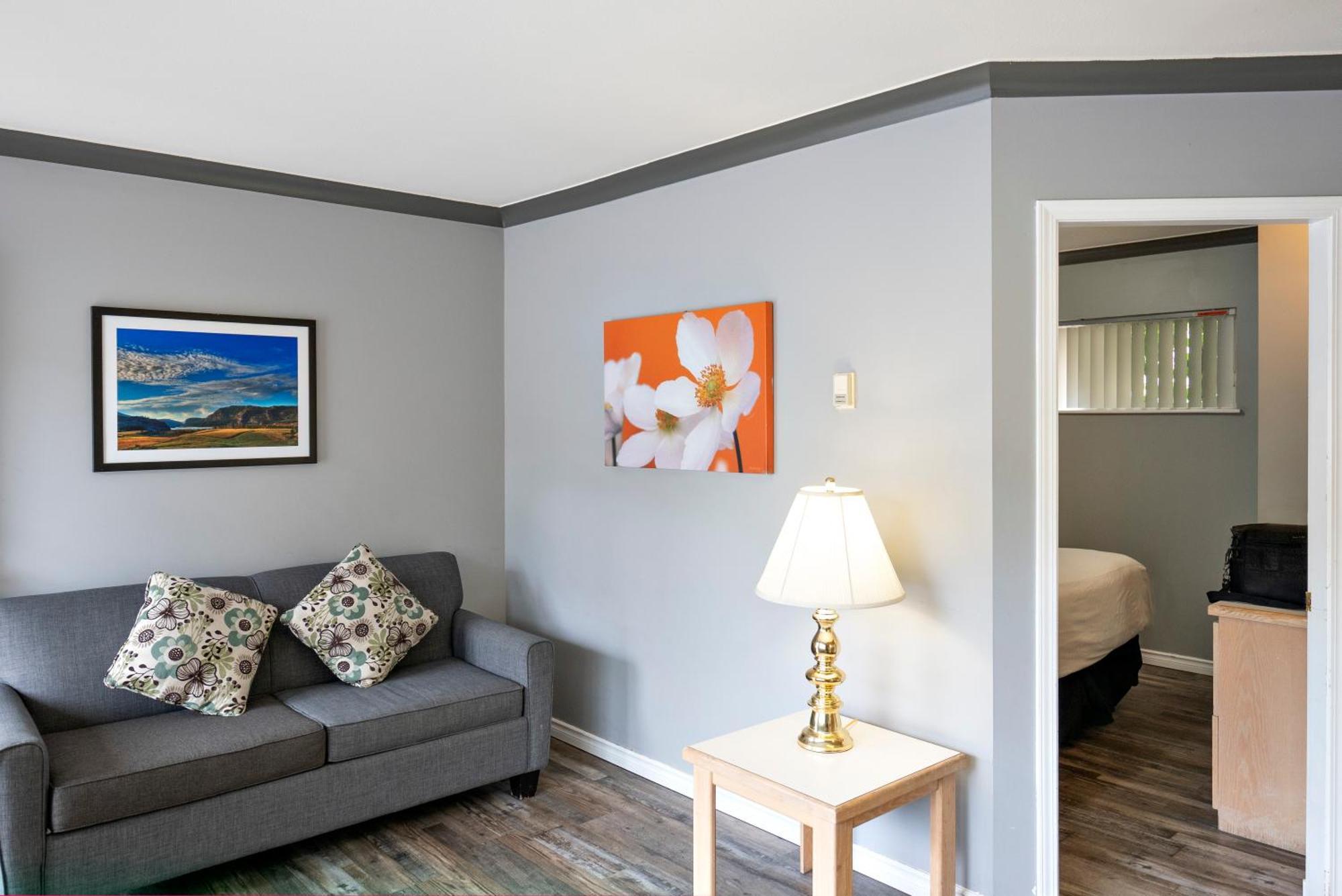 Tiki Shores Inn & Suites Penticton Dış mekan fotoğraf