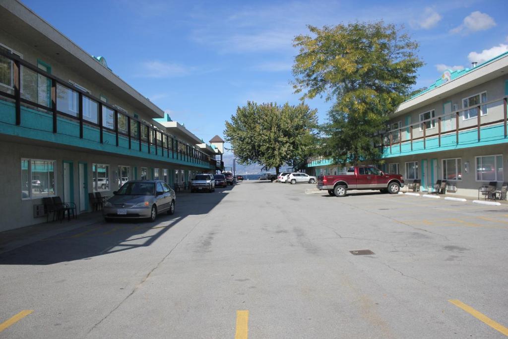 Tiki Shores Inn & Suites Penticton Dış mekan fotoğraf