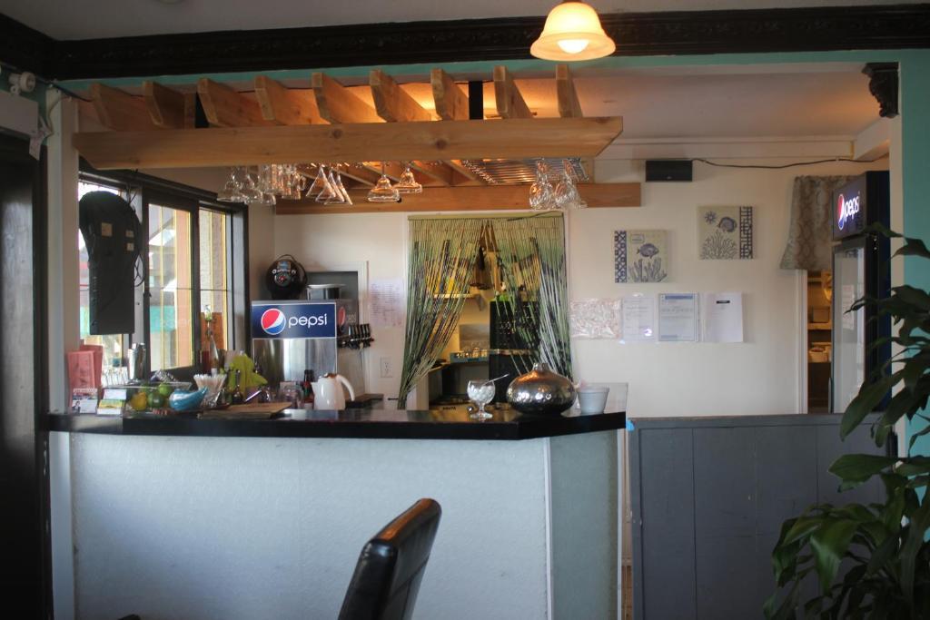 Tiki Shores Inn & Suites Penticton Dış mekan fotoğraf