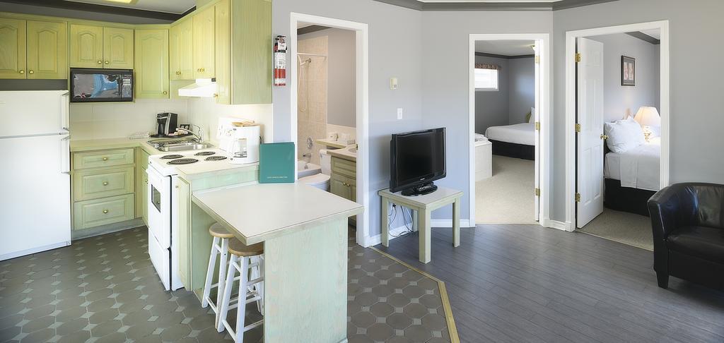 Tiki Shores Inn & Suites Penticton Dış mekan fotoğraf