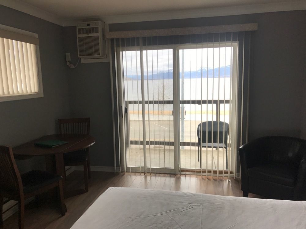 Tiki Shores Inn & Suites Penticton Dış mekan fotoğraf