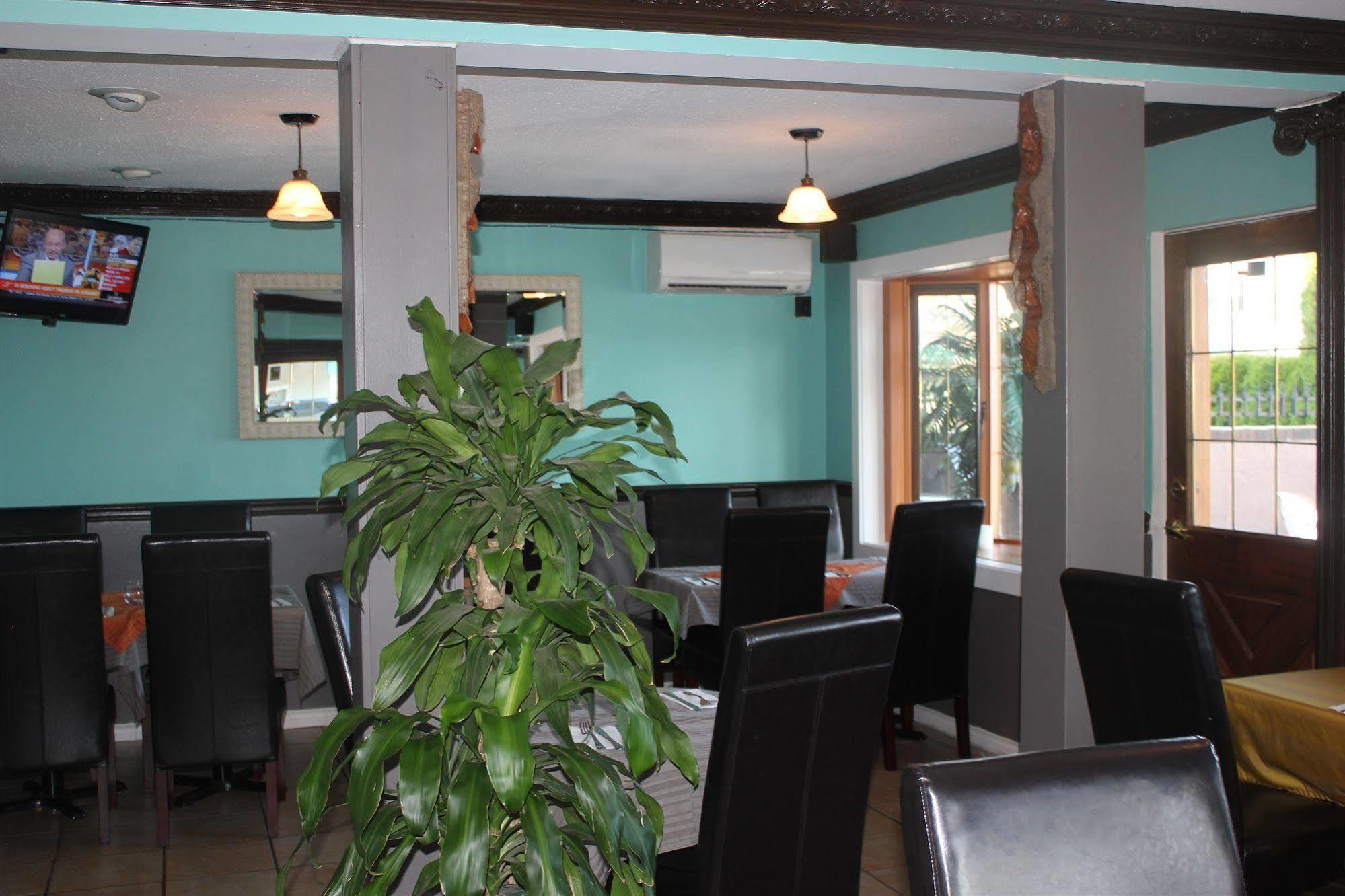 Tiki Shores Inn & Suites Penticton Dış mekan fotoğraf