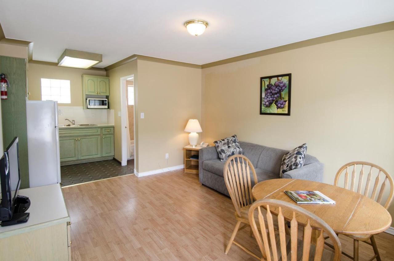 Tiki Shores Inn & Suites Penticton Dış mekan fotoğraf